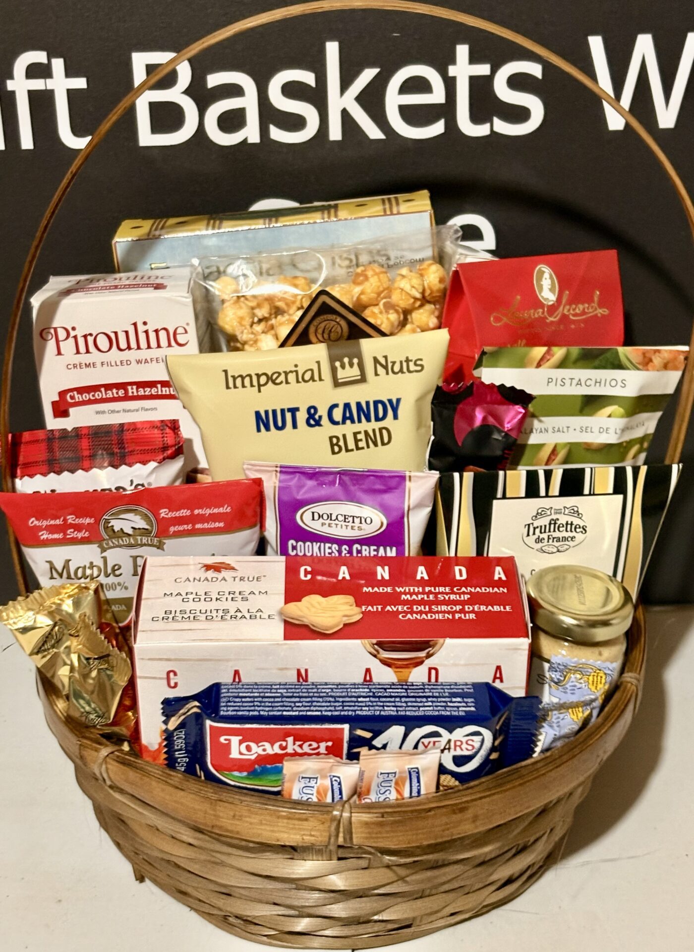 Popcorn basket